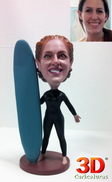 Mujer surfista 20 cm